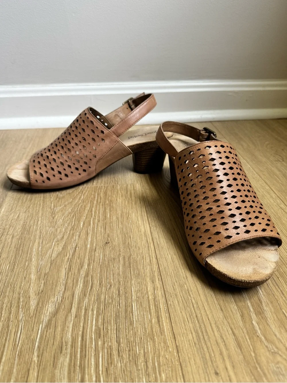 Josef Seibel Perforated Leather Slingback Tan Leather Size EU 40 Buckle Strap